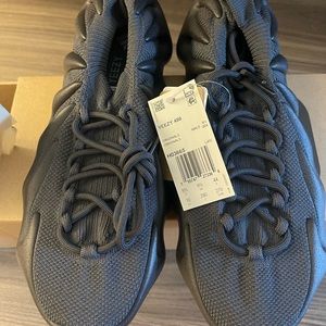 SOLD-BRAND NEW YEEZY 450 SIZE 10